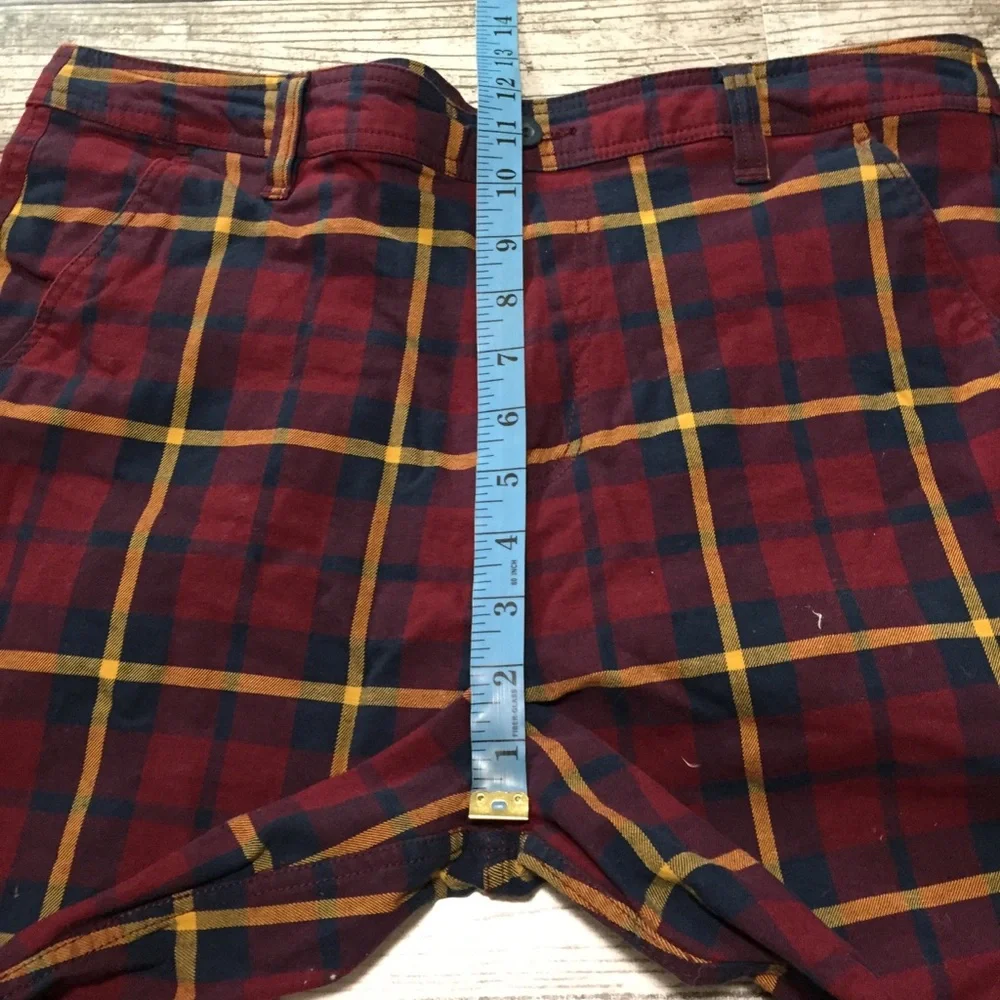 Empyre Relaxed Plaid Chino Shorts Men’s 33 Red Blue (Inseam 10.5)